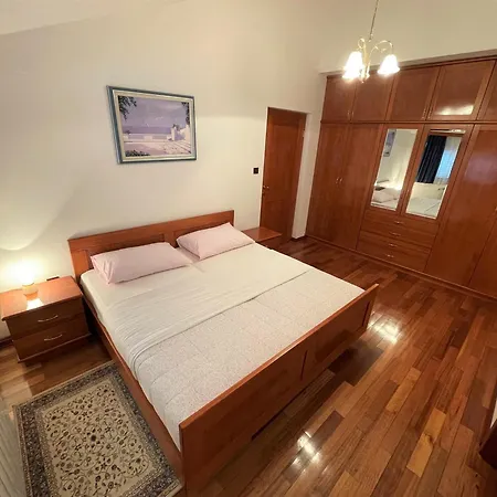 Apartments Villa Mirjam Porec Exterior photo